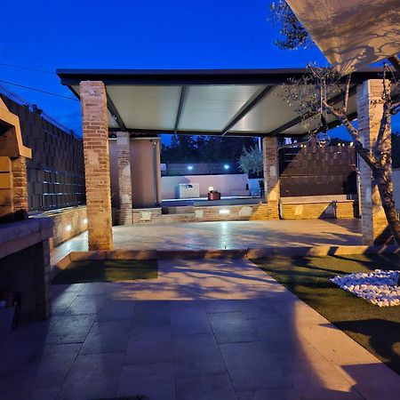 Casa Veznaveri โปเรช ภายนอก รูปภาพ