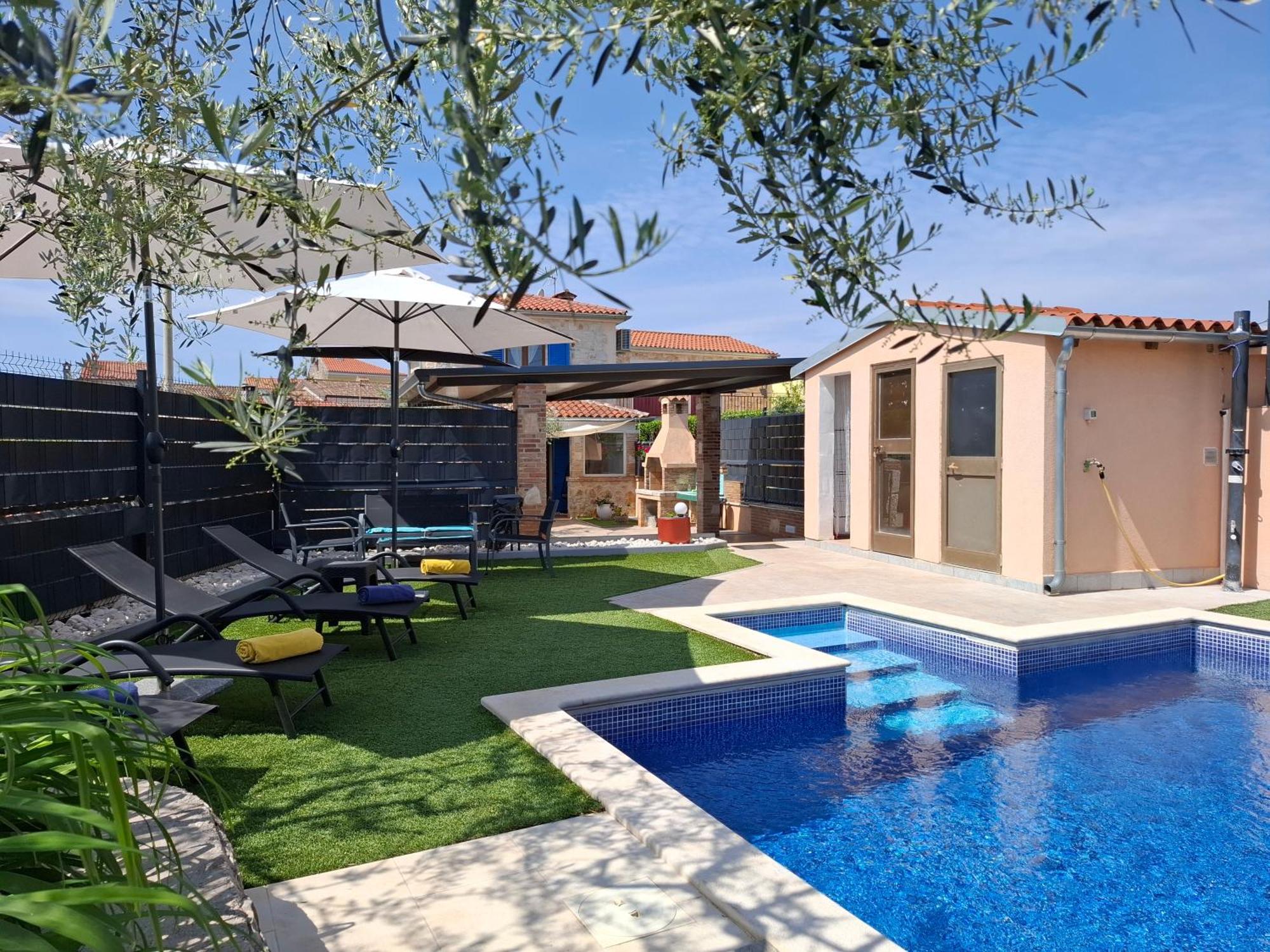 Casa Veznaveri โปเรช ภายนอก รูปภาพ